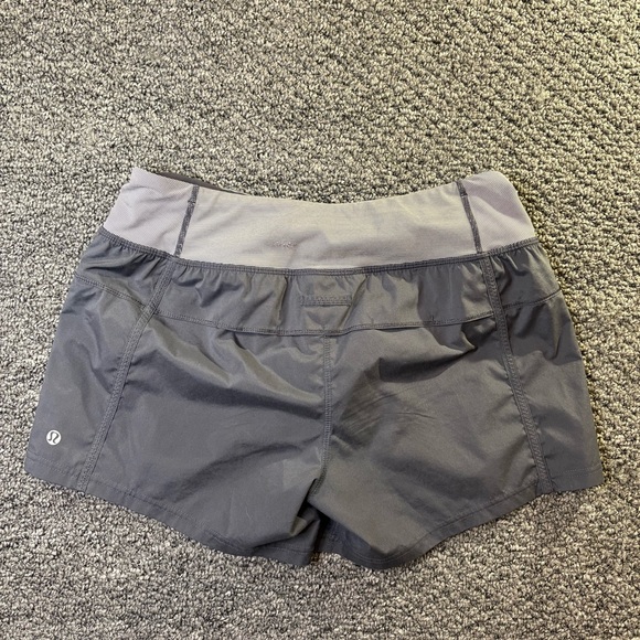 Lululemon Women’s Running Shorts Gray Size 6 Zipper Pocket - Picture 3 of 9
